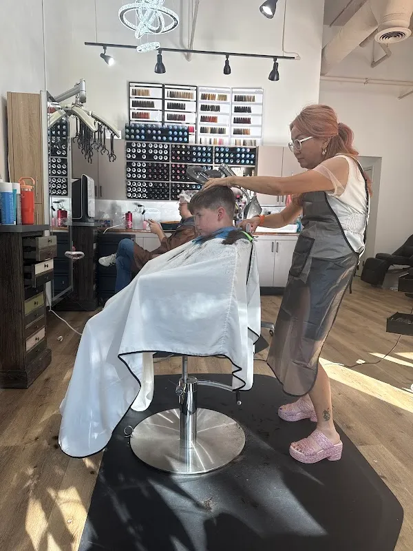 J&S Salon