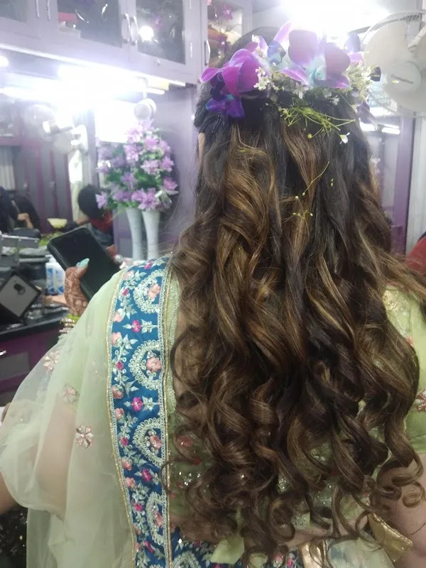 H. M. BEAUTY PARLOUR