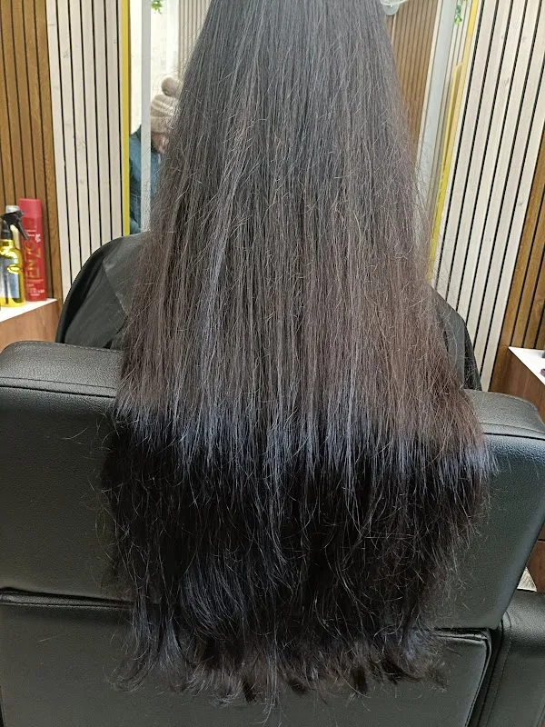 Aurum Unisex Salon