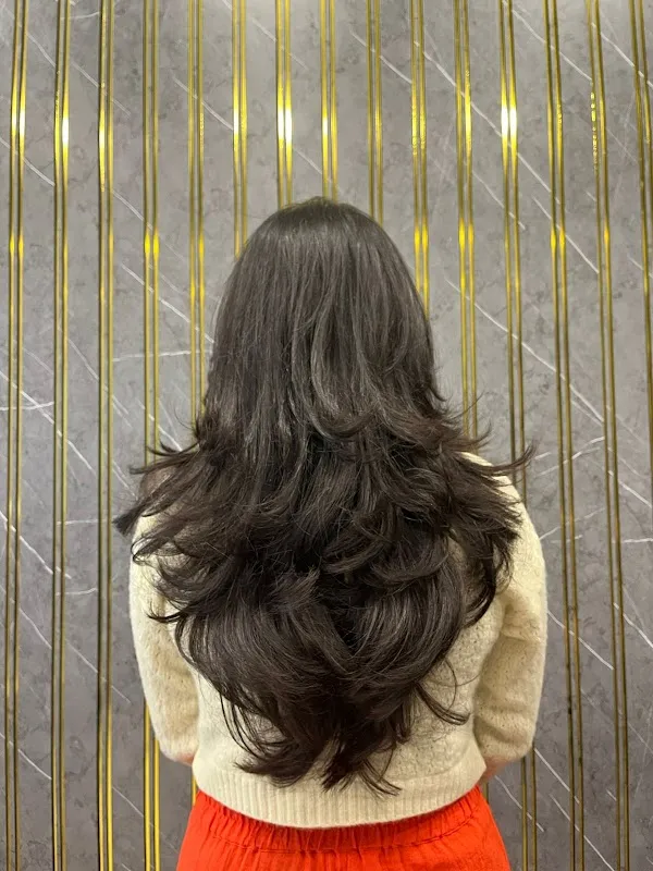 CREATIVE 24 UNISEX SALON
