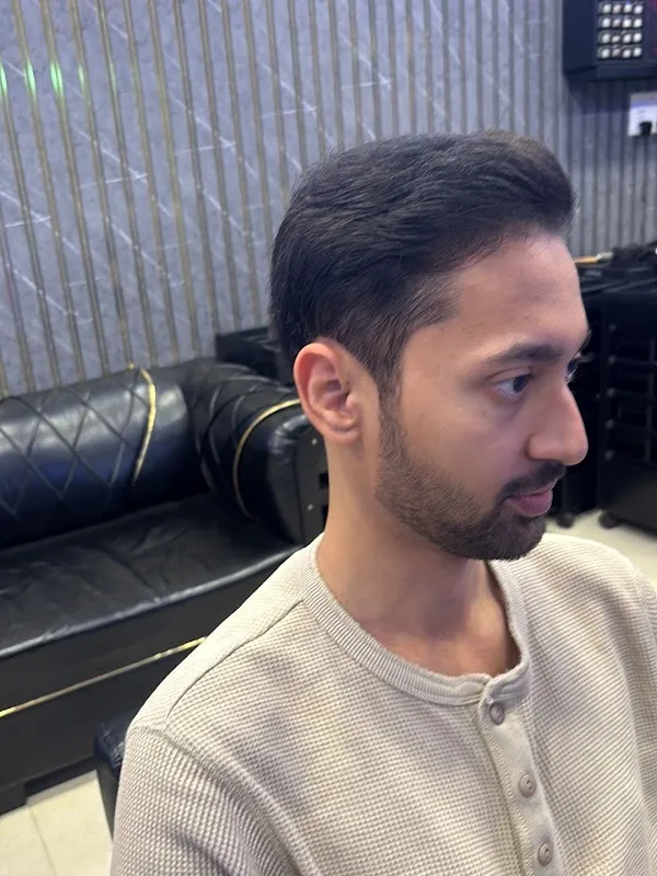 CREATIVE 24 UNISEX SALON