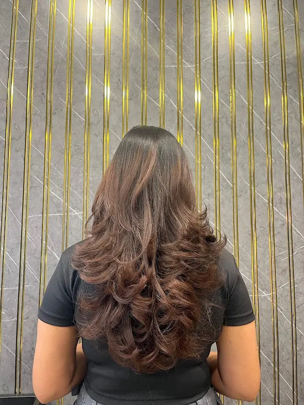 CREATIVE 24 UNISEX SALON