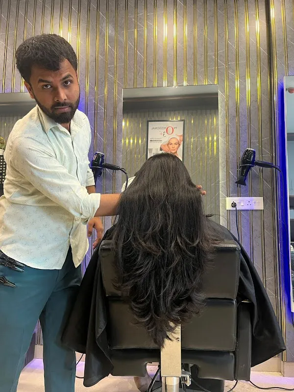 CREATIVE 24 UNISEX SALON