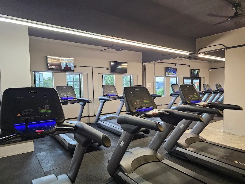 7 DAYS FITNESS KULAI BRANCH
