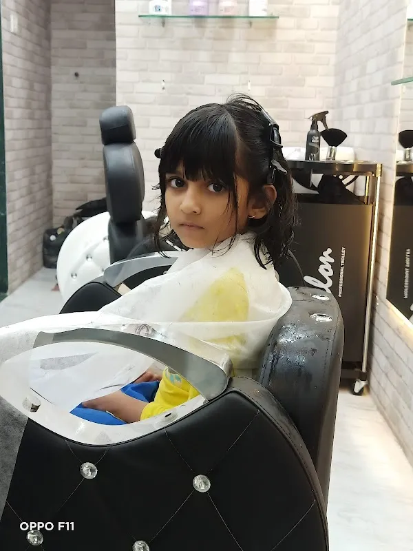 V.LOOKS SALON
