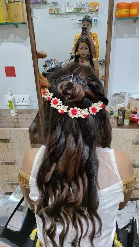 suman's golden Scissors