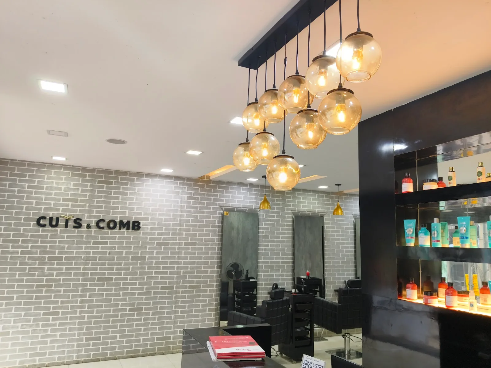 CUTS & COMB PAMMAL
