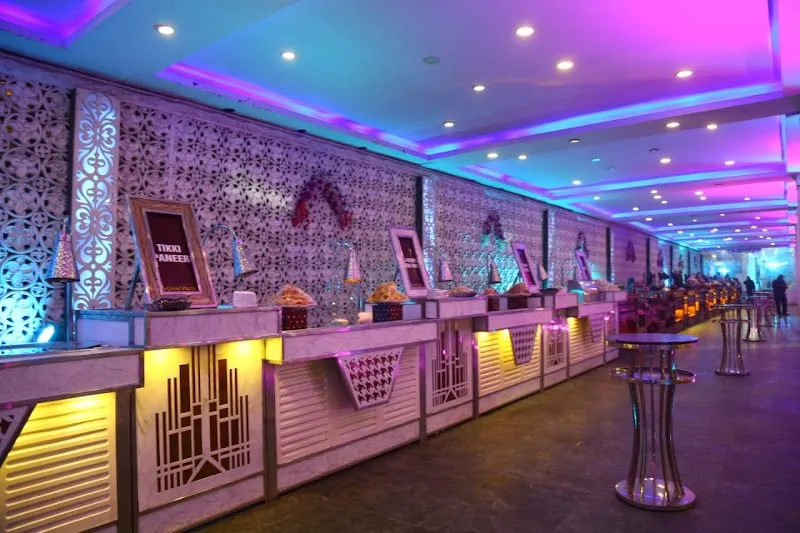 Diamond Studio Colour Lab {best wedding photographer in Lucknow best quality photo studio