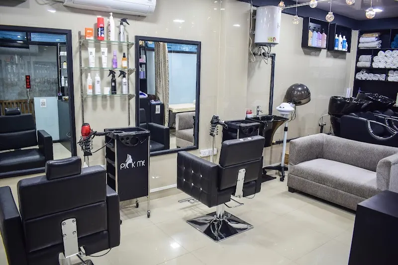 Unwind Unisex Salon