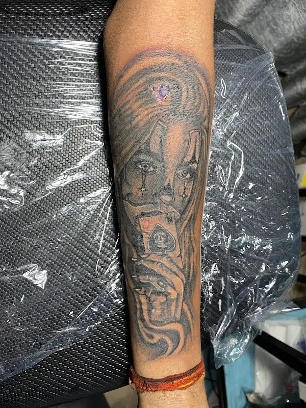 Crystal tattoo studio
