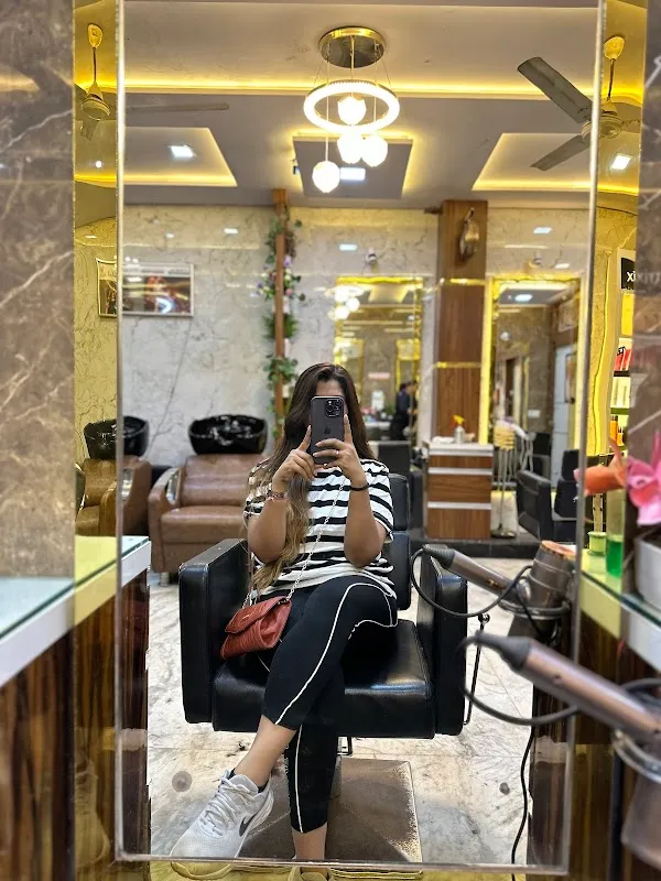 Empress salon