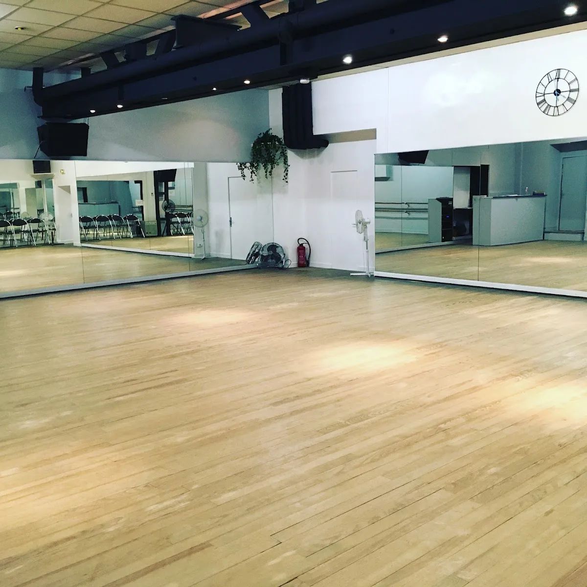 Dance School De Paris