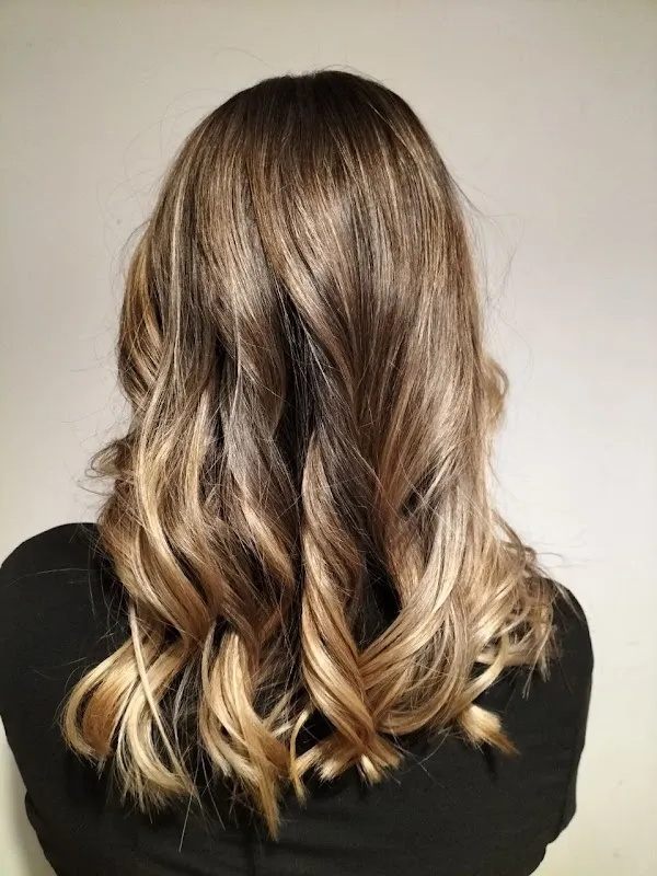 Bloom Hair Studio - Salon Fryzjerski, Fryzjer Warszawa