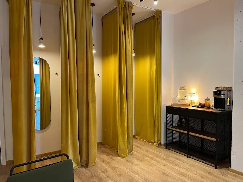 Studio "Moova" Kraków (joga, aerial joga, fitness, masaż)