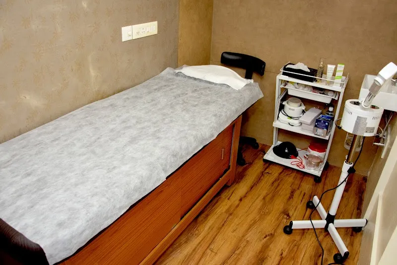 Himanshu Pal Salon (Pvt Ltd) - Thakur Village - Kandivali East