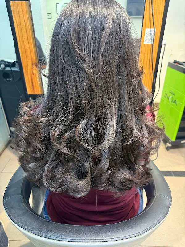 Himanshu Pal Salon (Pvt Ltd) - Thakur Village - Kandivali East