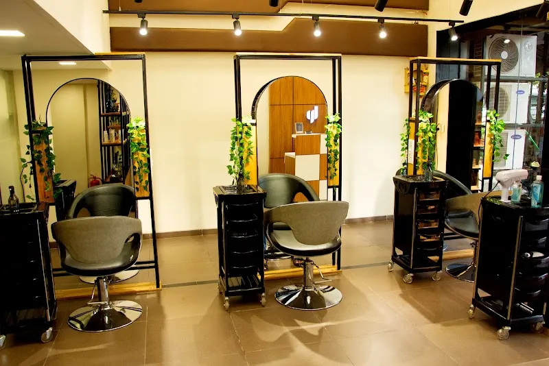 Himanshu Pal Salon (Pvt Ltd) - Thakur Village - Kandivali East