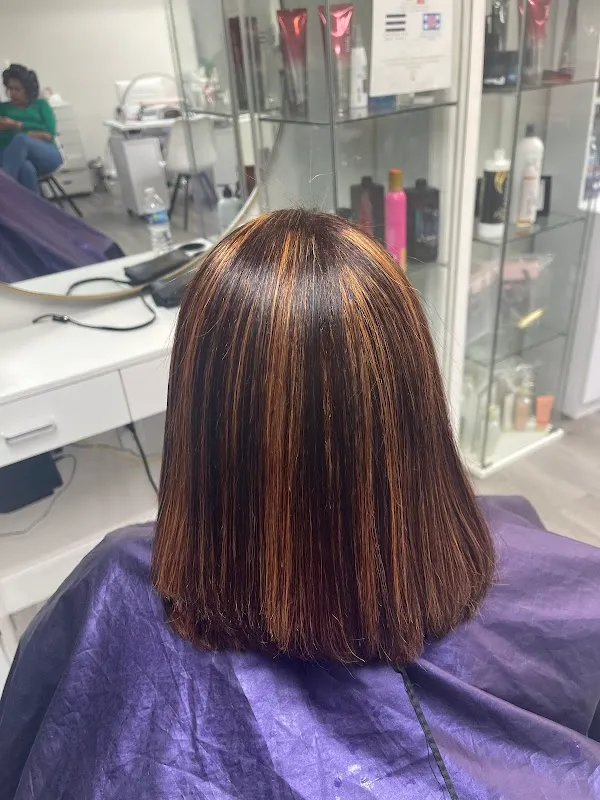 Mela’s Dominican hair salon