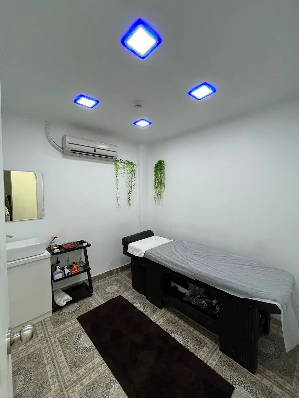 MIRROR STUDIO - Lodha Trinity