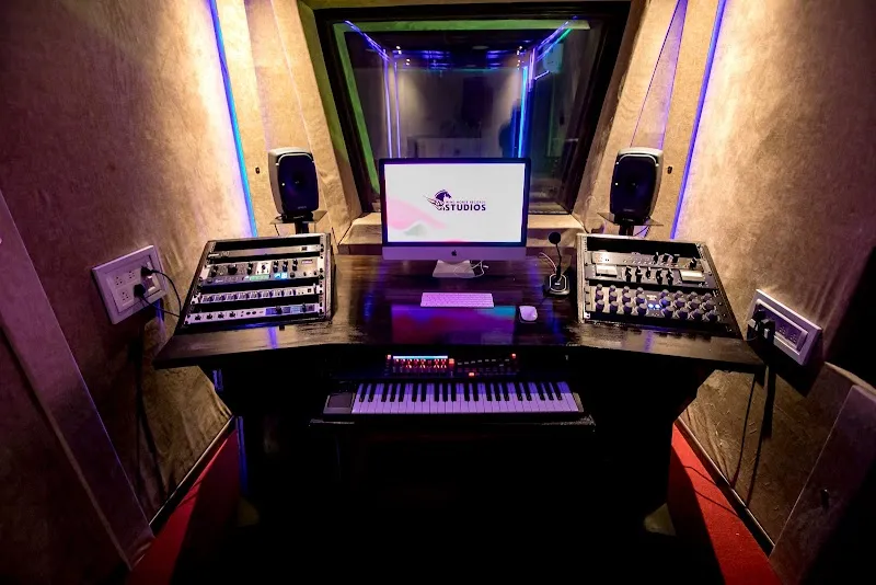 WHR Studios (DJ School & Music Production, Recording studio)