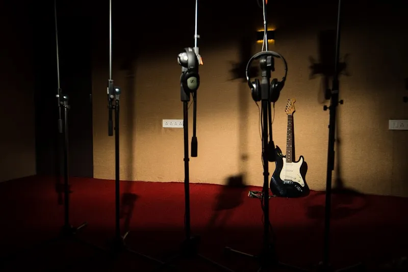 WHR Studios (DJ School & Music Production, Recording studio)