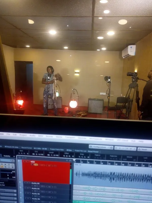 WHR Studios (DJ School & Music Production, Recording studio)