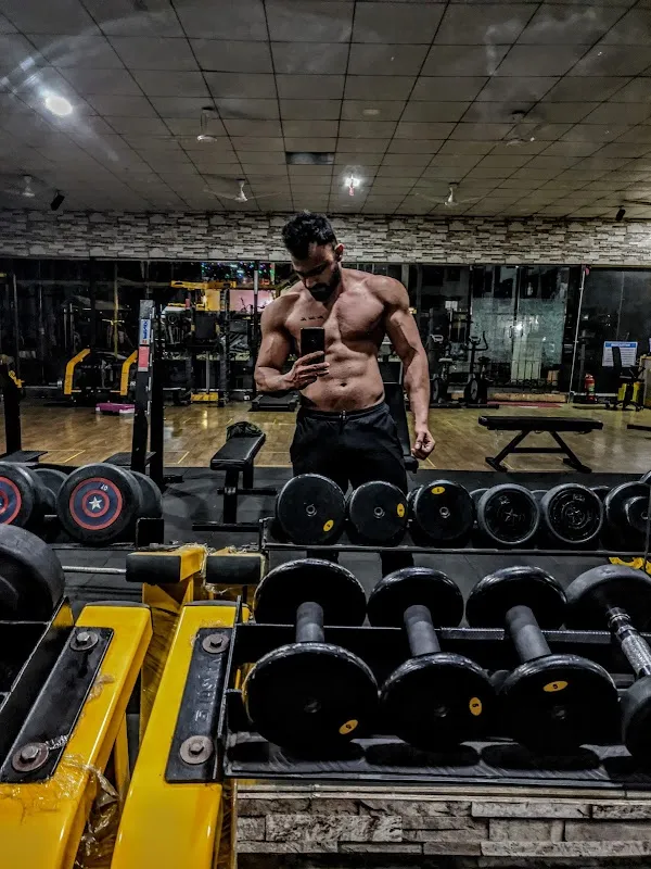 YC'S POWERHOUSE GYM