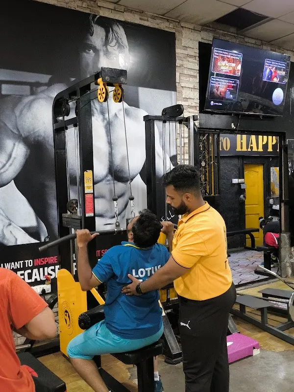 YC'S POWERHOUSE GYM
