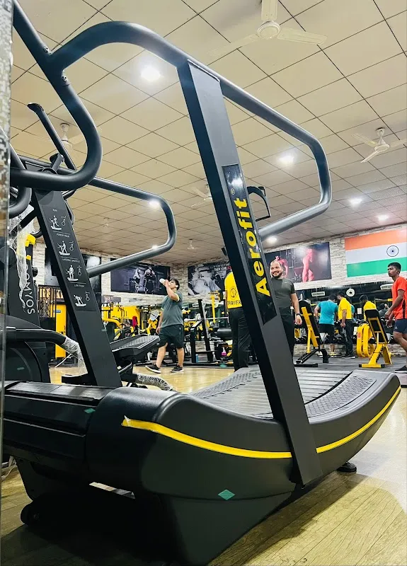 YC'S POWERHOUSE GYM