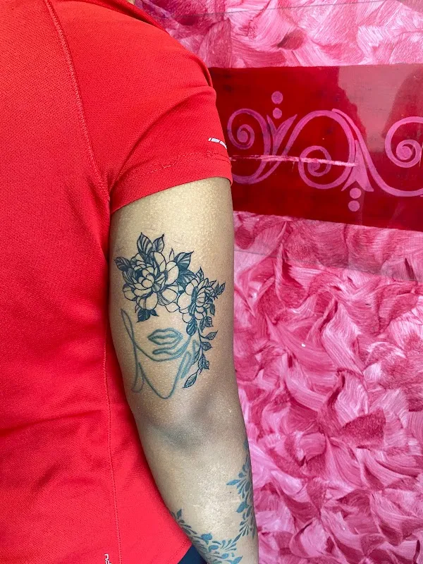 Showup Tattoo & Piercing