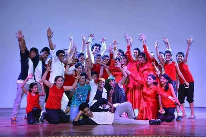 DANCE CIRCLE - Dance & Fitness Studio