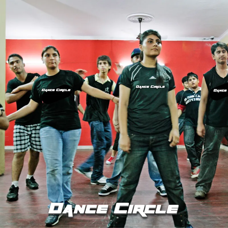 DANCE CIRCLE - Dance & Fitness Studio