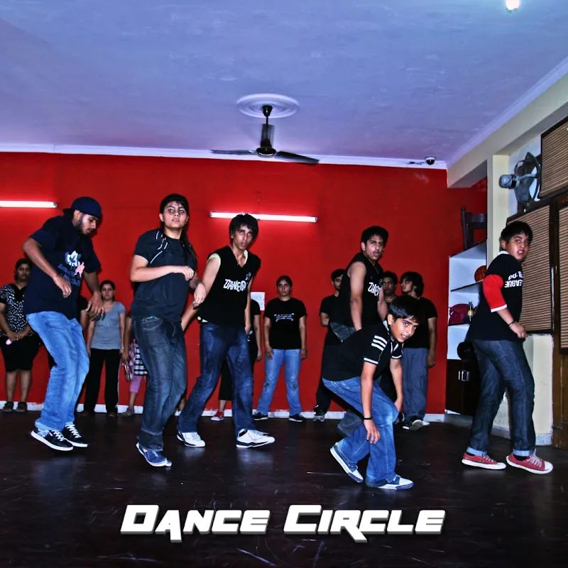 DANCE CIRCLE - Dance & Fitness Studio