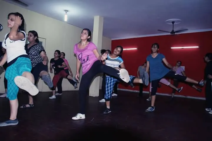 DANCE CIRCLE - Dance & Fitness Studio