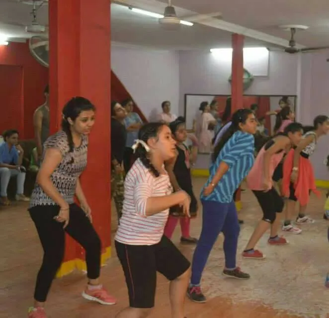 DANCE CIRCLE - Dance & Fitness Studio