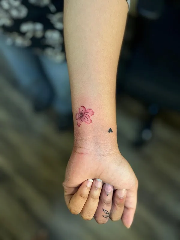 PK Tattoos & BODY PIERCING