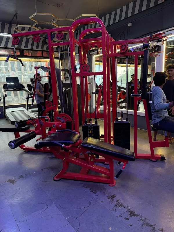 Muscle Factory Unisex Gym