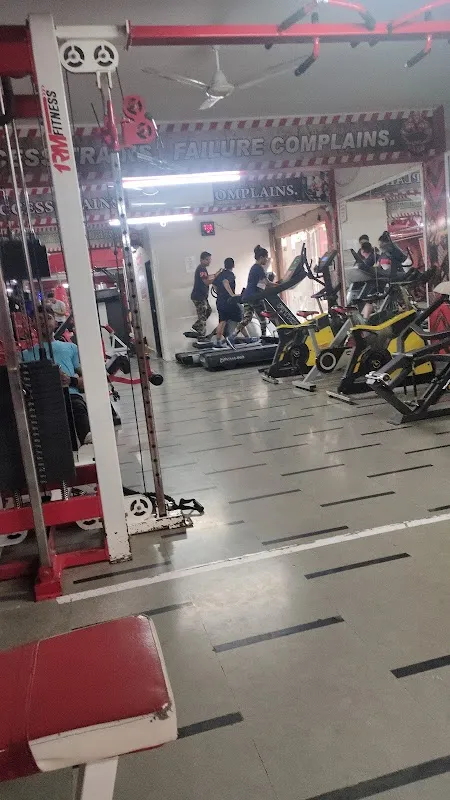 Muscle Factory Unisex Gym