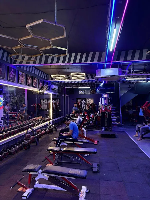 Muscle Factory Unisex Gym