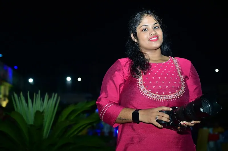 LENS BEAUTY PHOTOGRAPHY