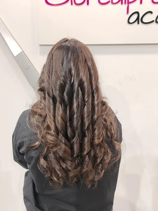Sharmaji Salon – Best Unisex Hair Salon in Ghatkopar & Mumbai
