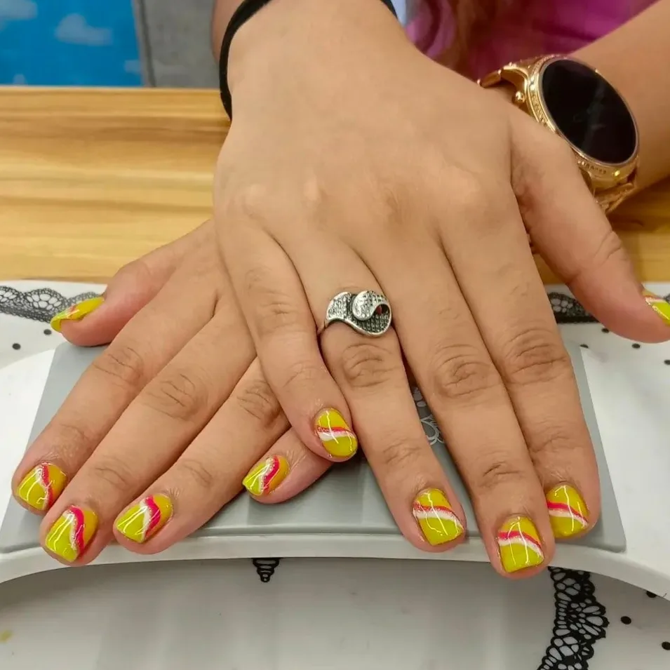 Ashrafs Scissors Hands Salon & Academy
