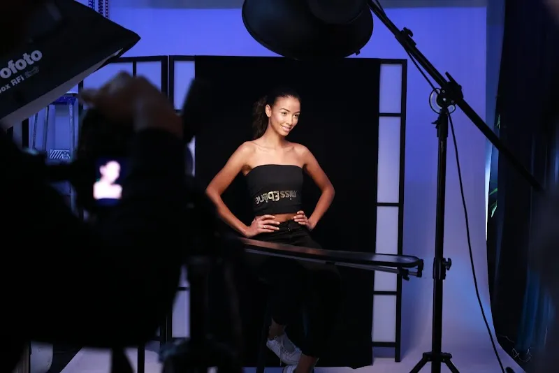 PARIS PHOTO STUDIO