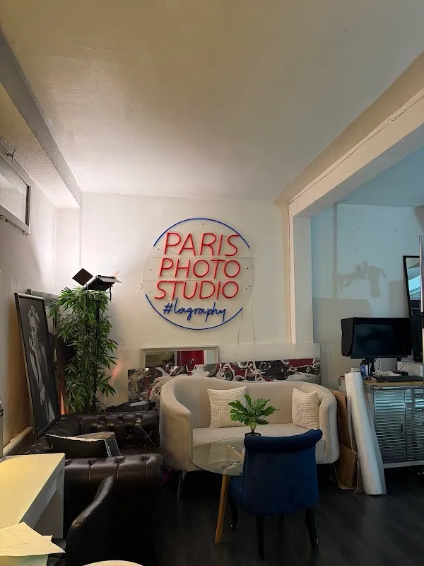 PARIS PHOTO STUDIO