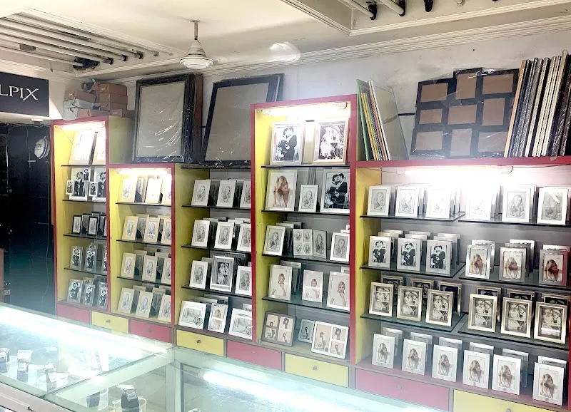 PAUL COLOR LAB & STUDIO