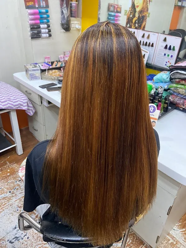 HEENA BEAUTY SALON & ACADEMY (Ladies only)