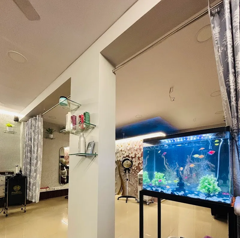 Unique professional beauty parlour | Best women's beauty parlour
