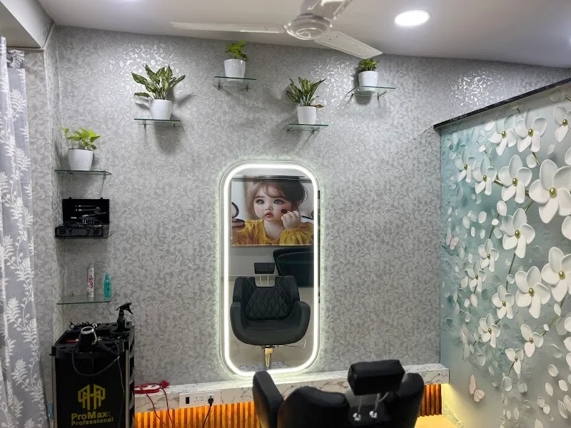 Unique professional beauty parlour | Best women's beauty parlour