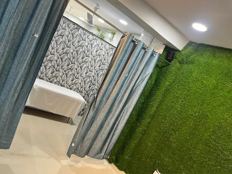 Unique professional beauty parlour | Best women's beauty parlour