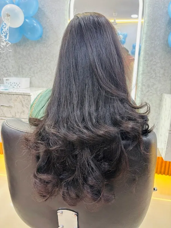 Unique professional beauty parlour | Best women's beauty parlour